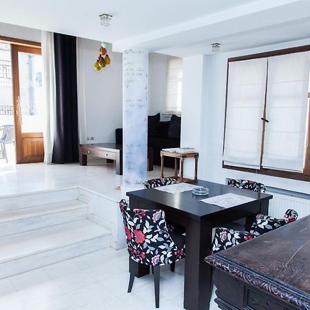 Unique Apt W/ Veranda Walking Distance To Sites Apartment Athens Ngoại thất bức ảnh