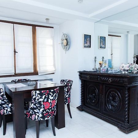 Unique Apt W/ Veranda Walking Distance To Sites Apartment Athens Ngoại thất bức ảnh