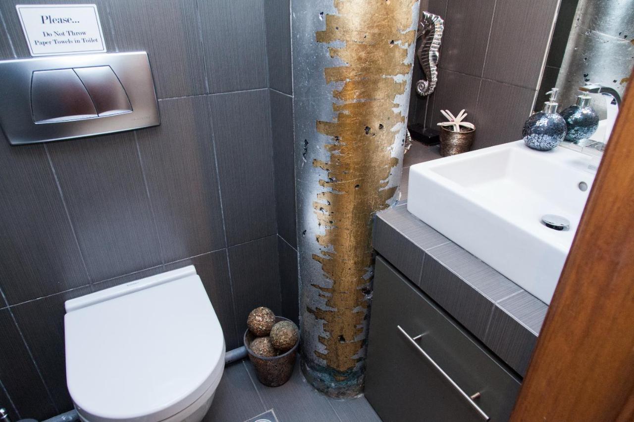 Unique Apt W/ Veranda Walking Distance To Sites Apartment Athens Ngoại thất bức ảnh