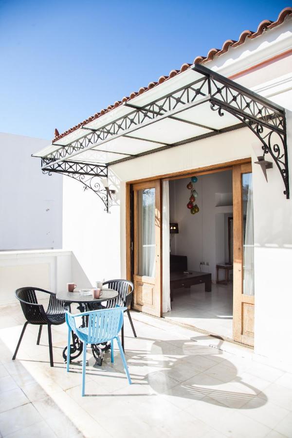 Unique Apt W/ Veranda Walking Distance To Sites Apartment Athens Ngoại thất bức ảnh
